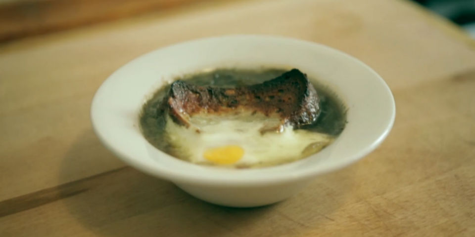 Sopa de cebolla para días lluviosos