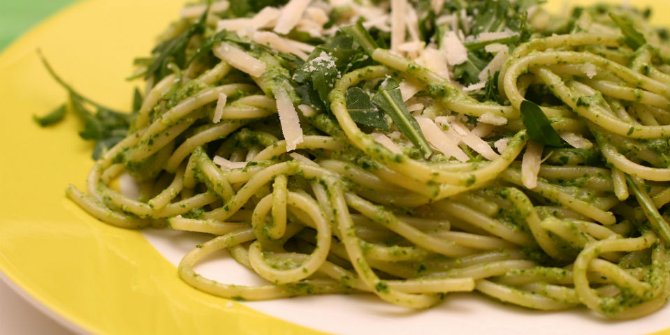 Receta de pesto de albahaca, la original italiana