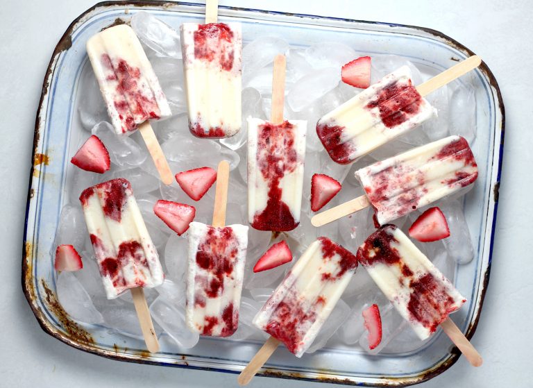 Aprende a preparar paletas de hielo de limón con frutas – Animal Gourmet