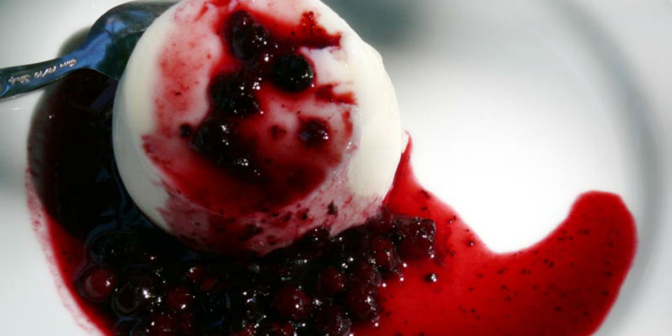 Receta de <i>Panna cotta</i>, el clásico postre italiano
