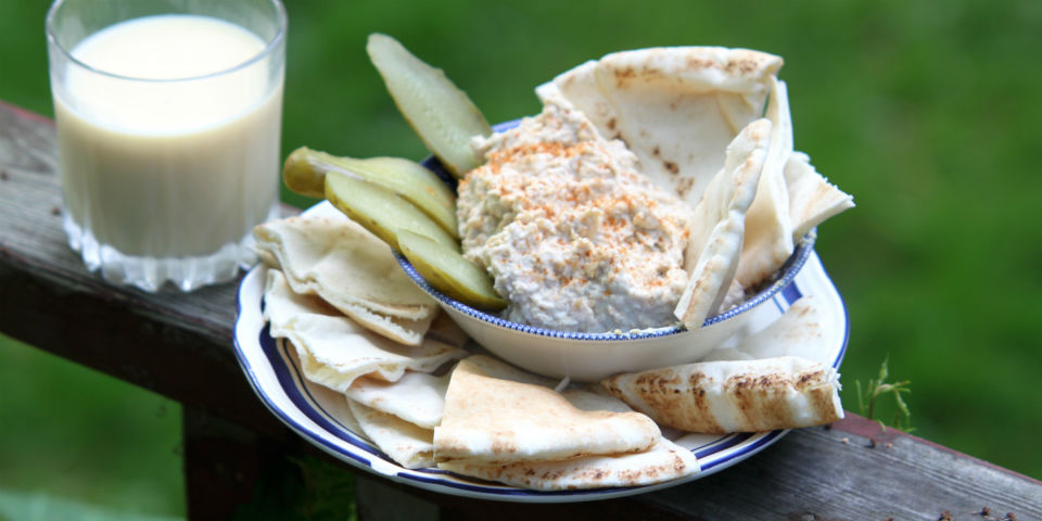 Tres curiosidades sobre el hummus, </br>la (s)untuosa mezcla divina