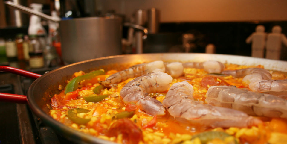 Seis tips para hacer una paella memorable