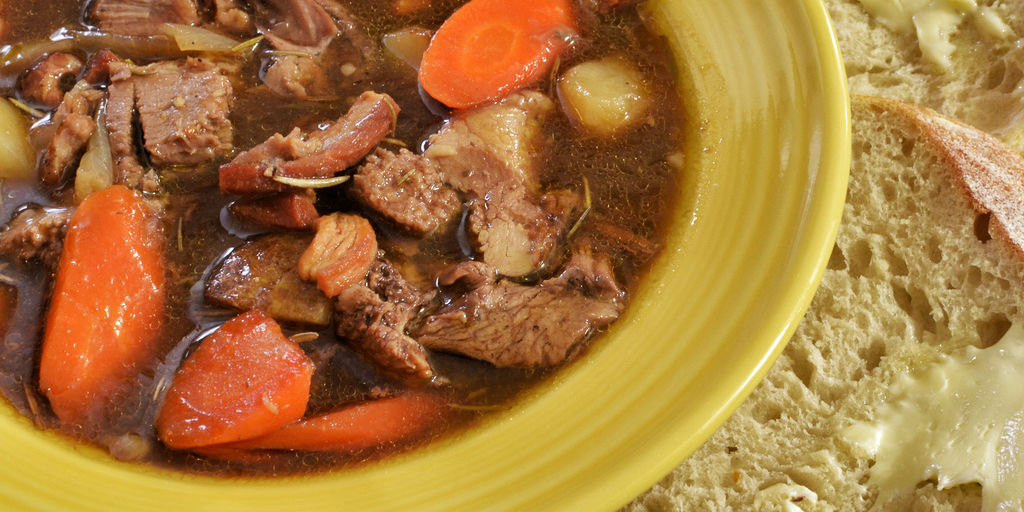 Receta de estofado de res: el encanto de la carne cocinada en su jugo