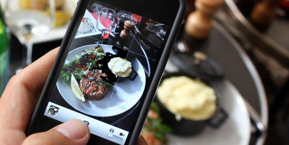 Cuidado, 'foodies'; en Alemania, subir las fotos de tu comida podría ser (pronto) un crimen