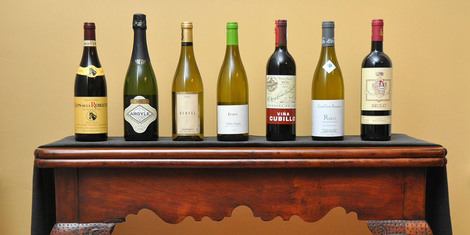 ¿Cómo distinguir un vino bueno de uno malo?