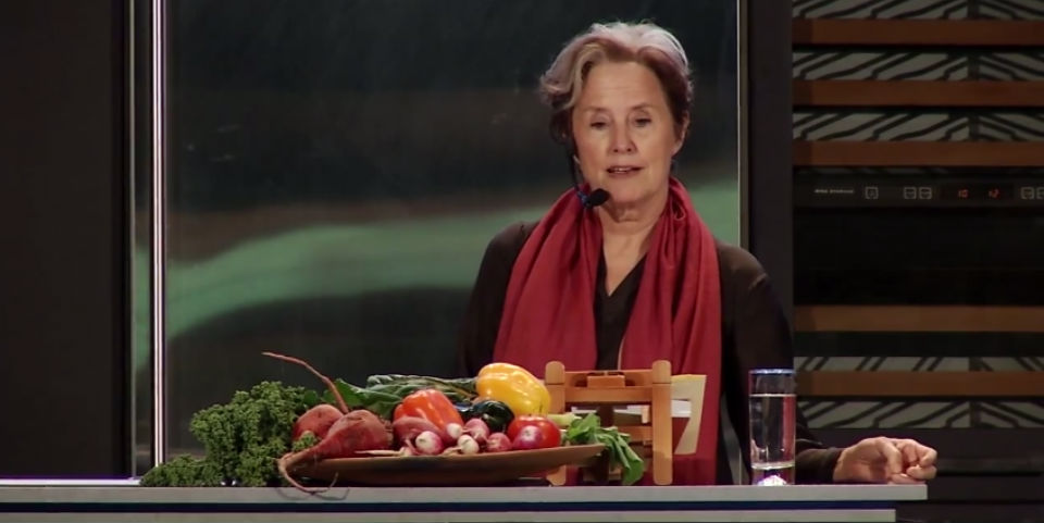 Regresar a la tierra, a lo básico: Alice Waters