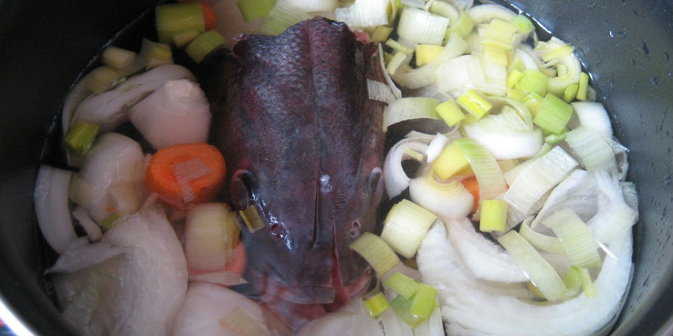 La maravillosa receta de caldo de pescado o fumet