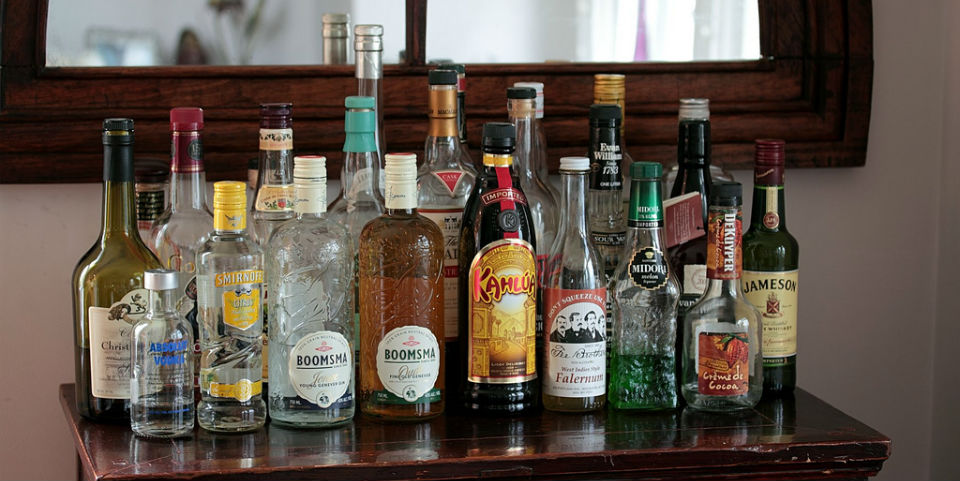 ¿Cuánto alcohol se bebe en América?