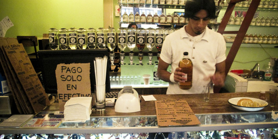 Tras el &#8216;boom&#8217;, aún se consume más mezcal fuera de México