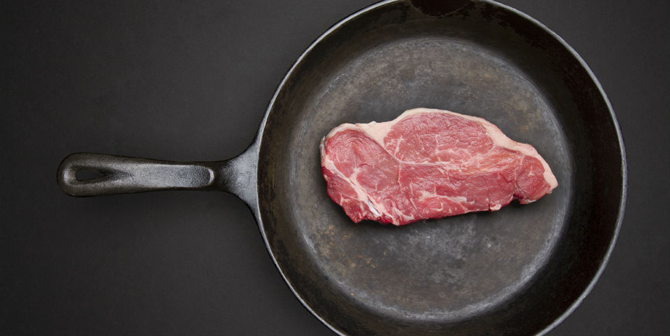 ¿Cómo descongelar un bistec en cinco minutos sin calor?