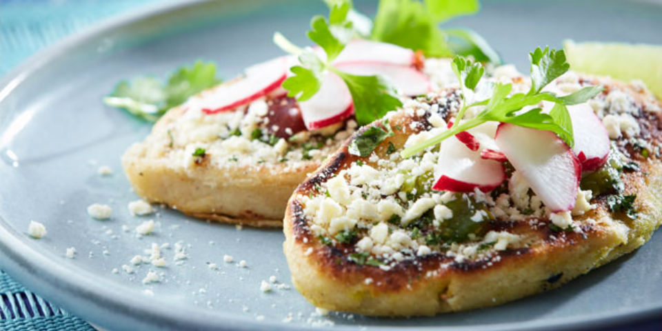 Receta de tlacoyos rellenos de frijol