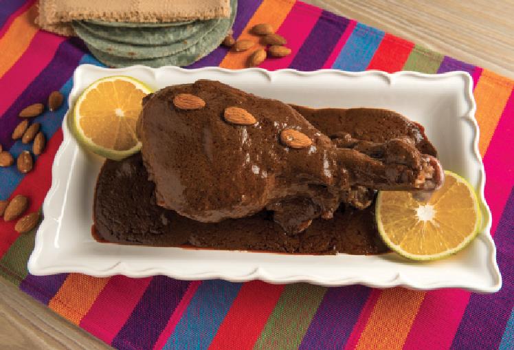 #CocinerasTradicionales El mole almendrado de la capital mexicana