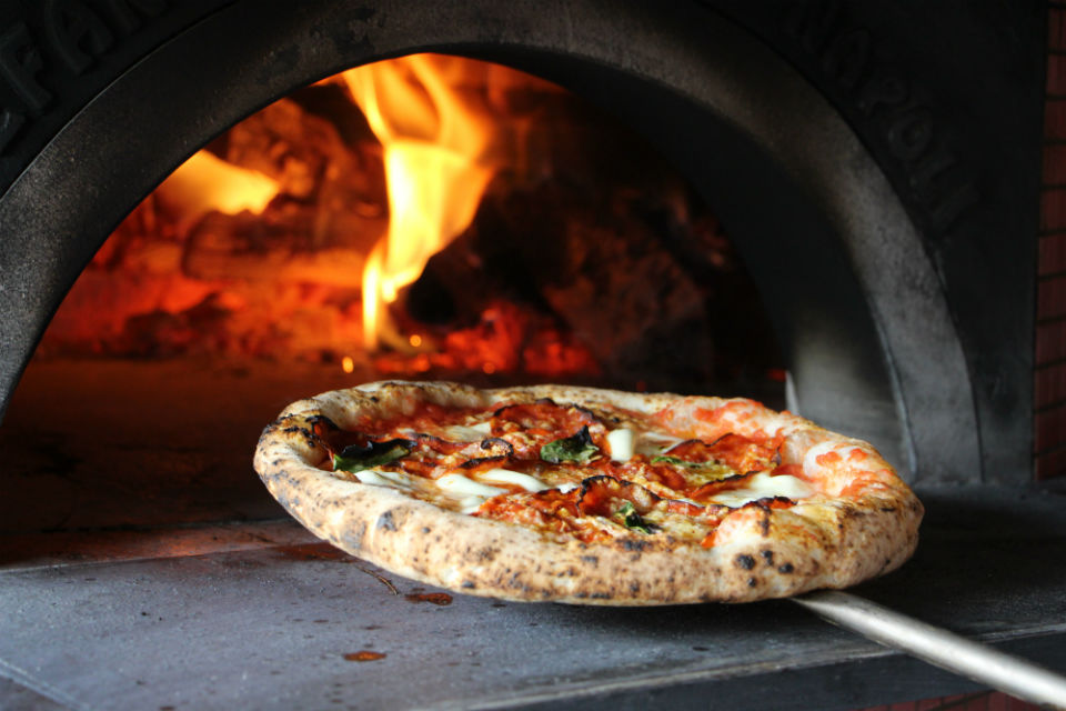¿Quieres una pizza 100% napoletana? Ardente la tiene