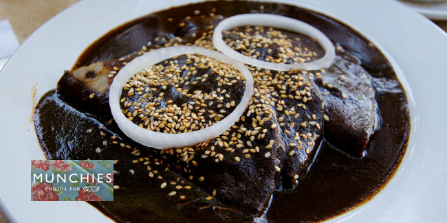 #VIDEO Mezcal y mole ¿Una combinación afrodisíaca?