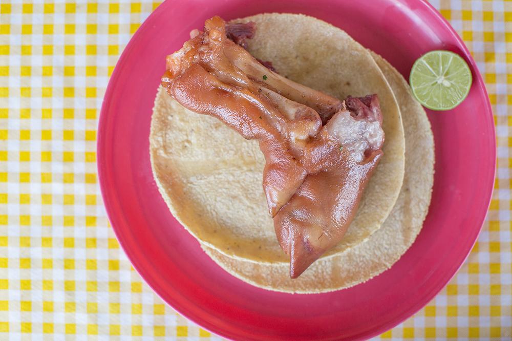 ¿Cómo cocinar manitas de puerco para que queden perfectas?