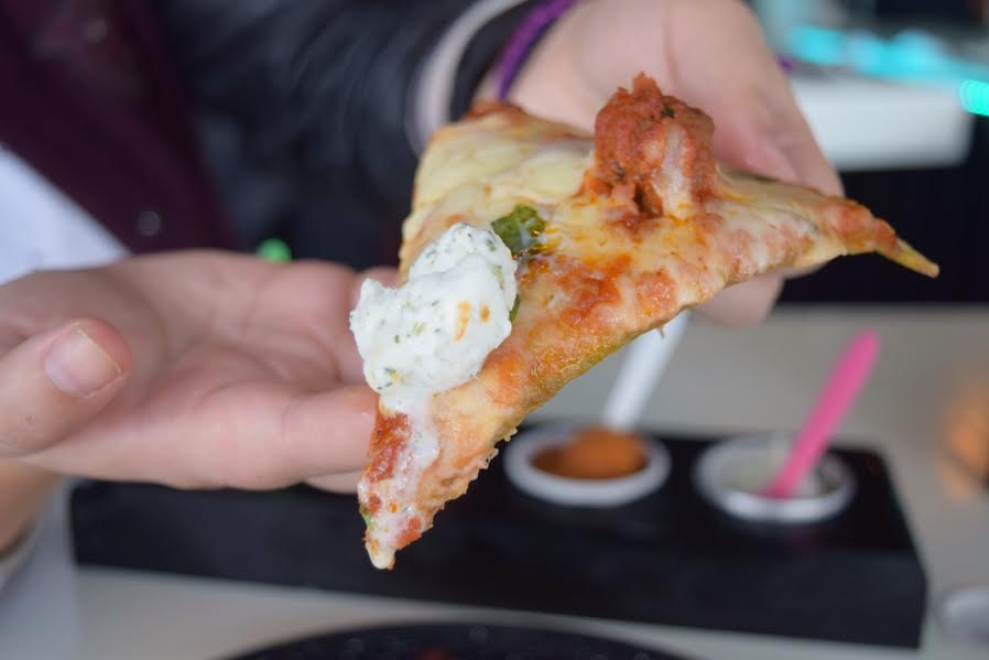 Pizzas con helado, la nueva propuesta de Helado Obscuro en la CDMX