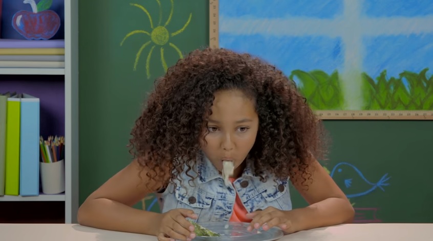 #VIDEO ¿Ewwww o ñam? 8 niños prueban ostras por primera vez