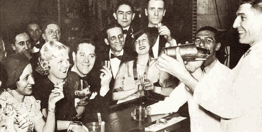 Bares que simulan los garitos clandestinos de la Ley Seca