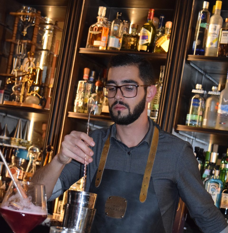 Mica Rousseau, el mejor mixólogo de México, y su coctel sustentable