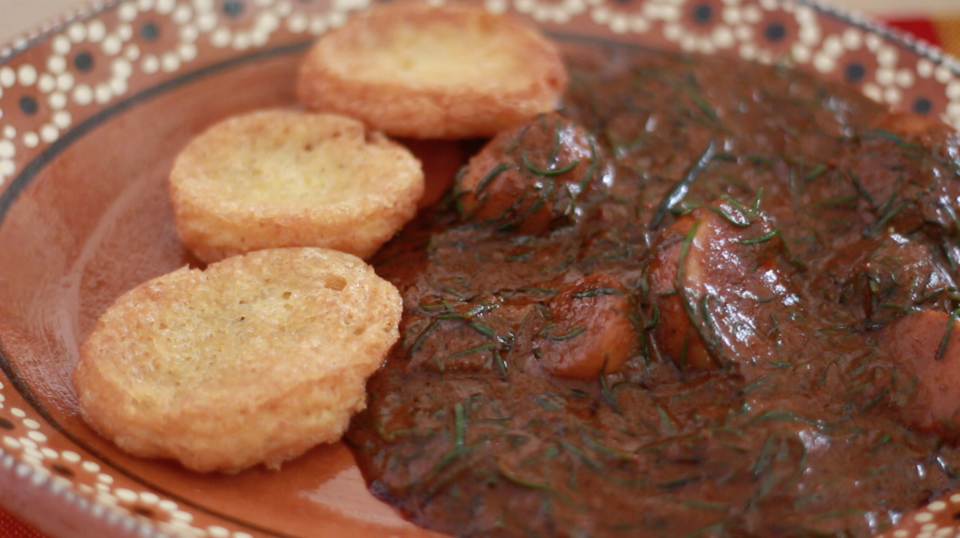 Ocho tips para preparar la mejor receta de romeritos de la fiesta