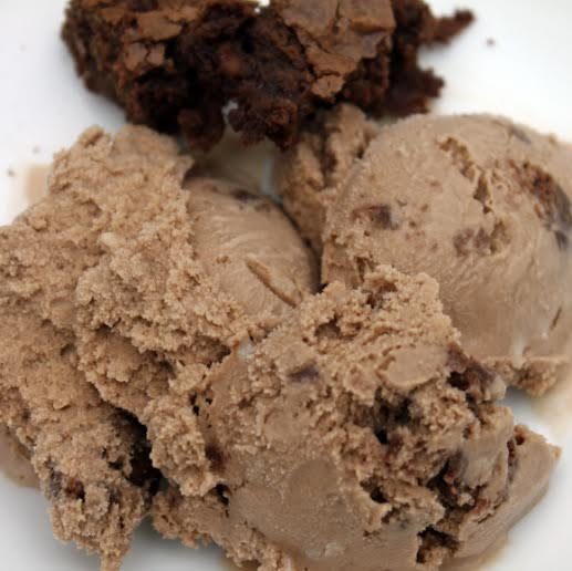 ¿Qué tal un helado de cerveza con brownies y coco? ¡Aquí tenemos la receta!