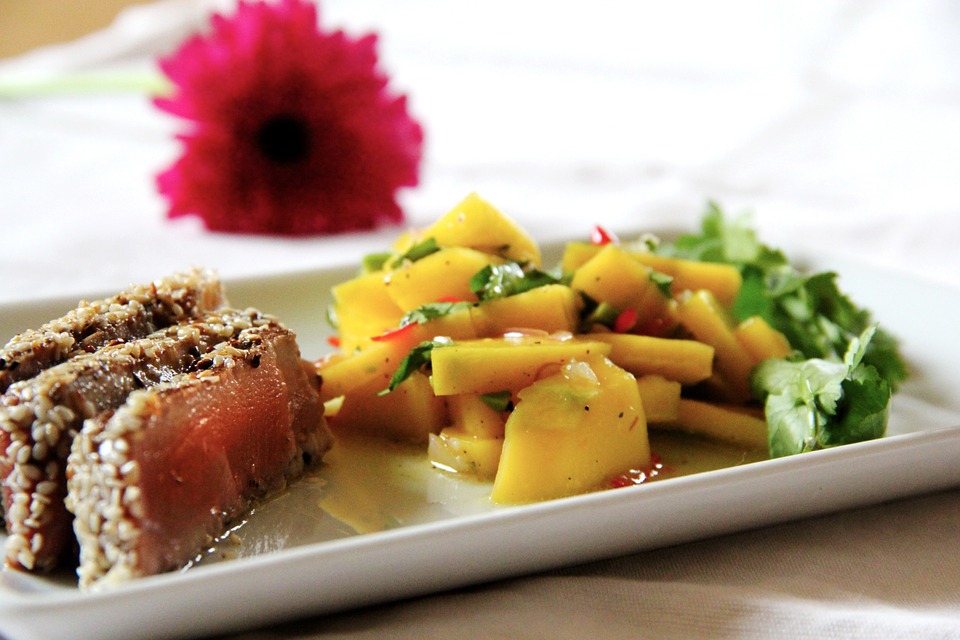 #RECETA Filetes de atún con salsa de mango y especias