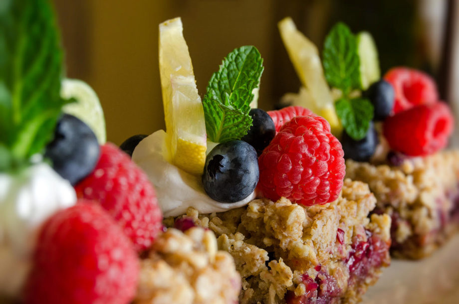 #RECETA Crujiente de limón con frutos rojos de Paulina Abascal