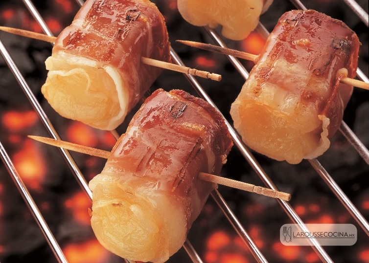 #RecetasLarousse Deditos de queso con salsa de espárragos