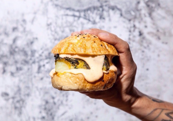 Para la mañana, la tarde o la noche, Café Cicatriz