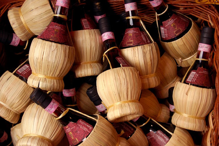 La historia de la fama (y la canasta) de un Chianti