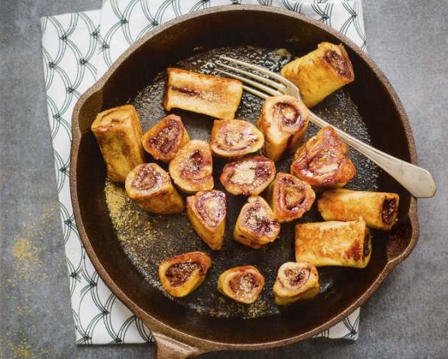 Para despertar, un rico pan francés con chocolate y plátano