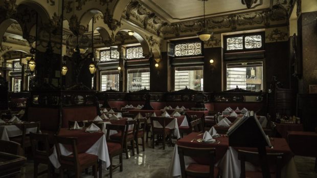 La cantina La Ópera es más que el legendario balazo de Pancho Villa