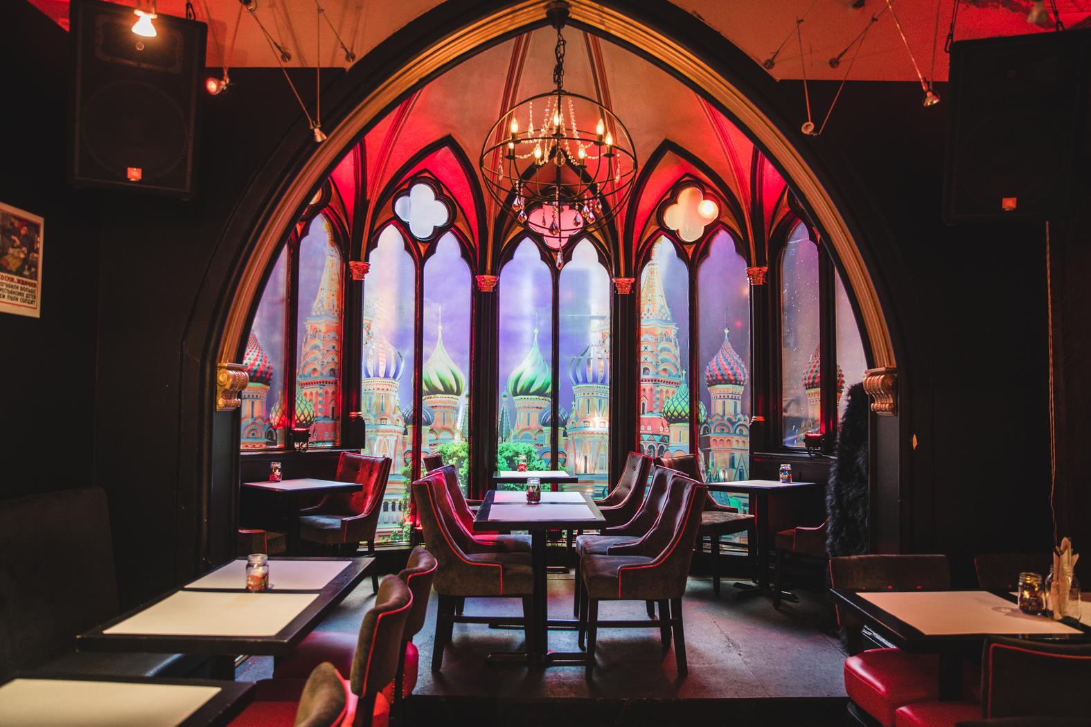 Al interior de Vladimir Poutine, el restaurante inspirado en dictadores