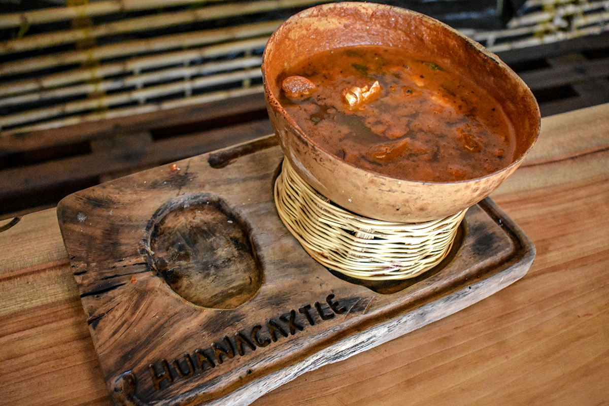 La historia del tradicional y sabroso caldo de piedra