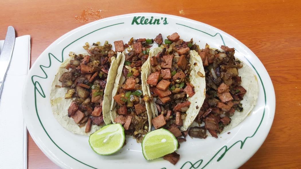 Dentro del paraíso de comida judía en la CDMX