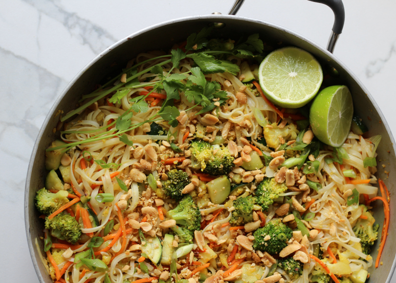 Receta de pad thai vegetal con tofu frito