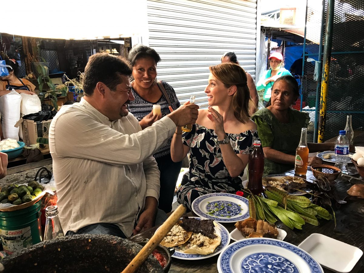 Pati Jinich, la mexicana que conquistó la TV en EU con la cocina de México y dos premios James Beard