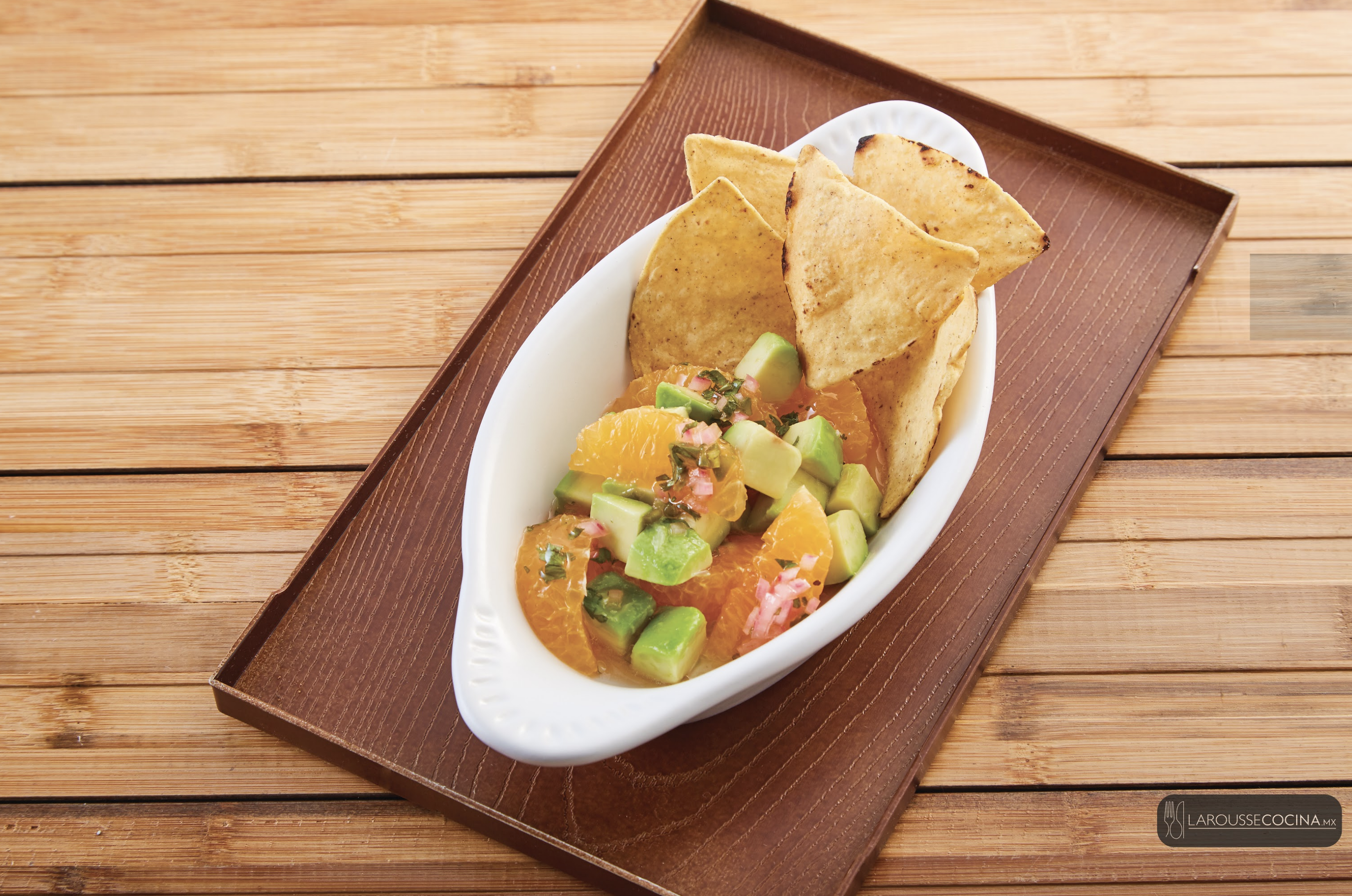 Receta de ensalada de aguacate con mandarina para cuidar tu corazón