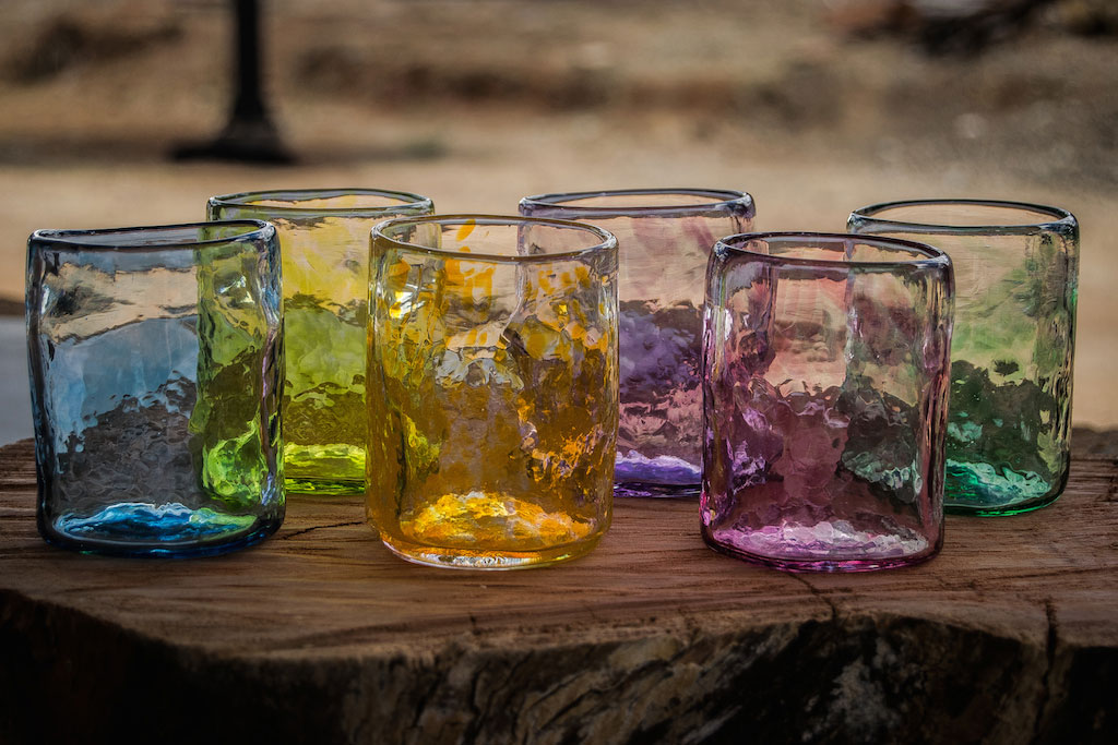 Xaquixe, la fábrica oaxaqueña que produce vidrio soplado con aceite de cocina