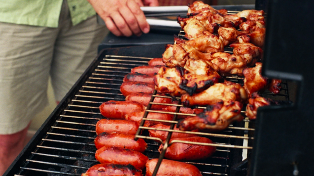 Tu piel puede absorber compuestos dañinos del humo de las parrilladas