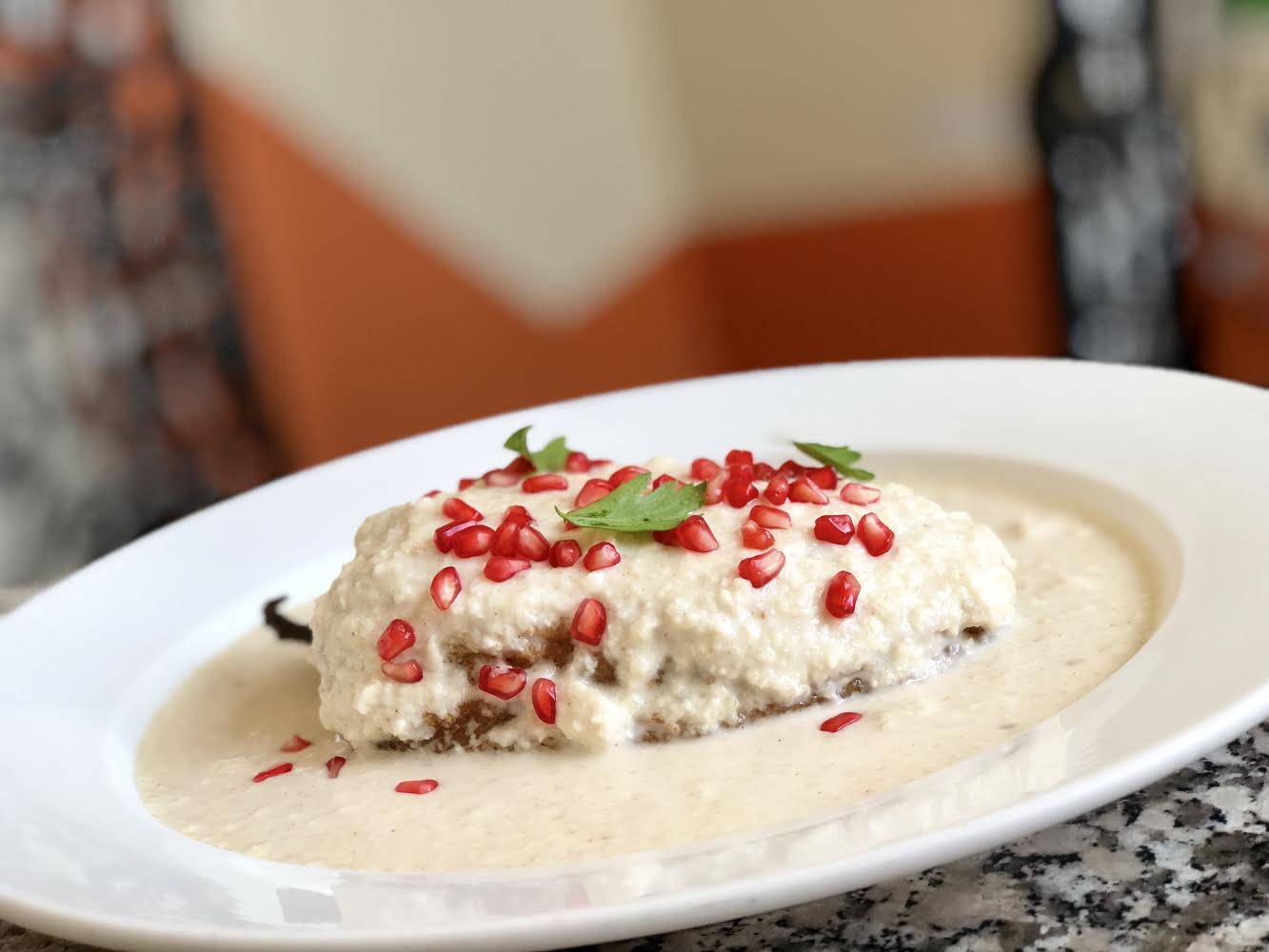 Quizá los chiles en nogada no nacieron donde crees. ¿Entonces?