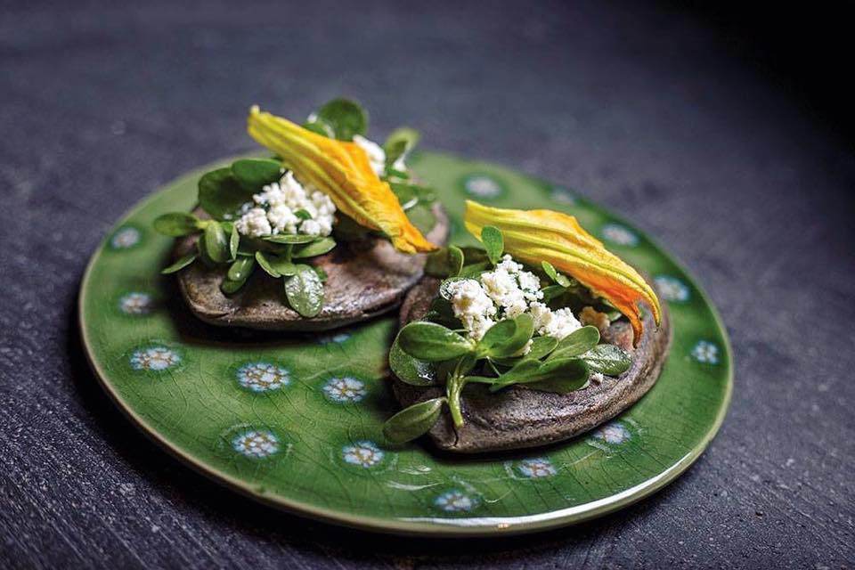 Cascabel: un restaurante que hace homenaje a la milpa