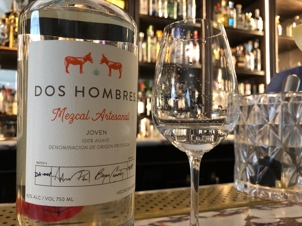 Bryan Cranston en México, uno de los Dos Hombres detrás del mezcal de Breaking Bad