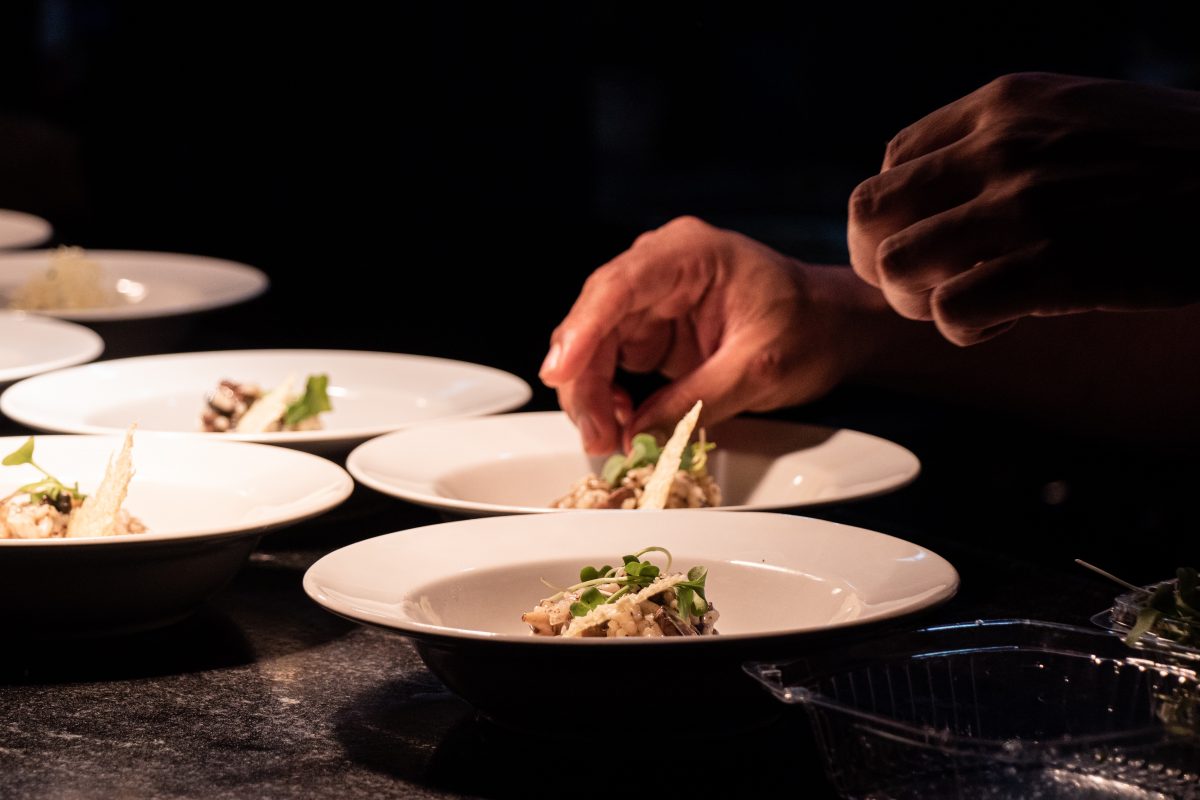 Cocina internacional con la bahía de Acapulco a tus pies: Tony’s Bistro