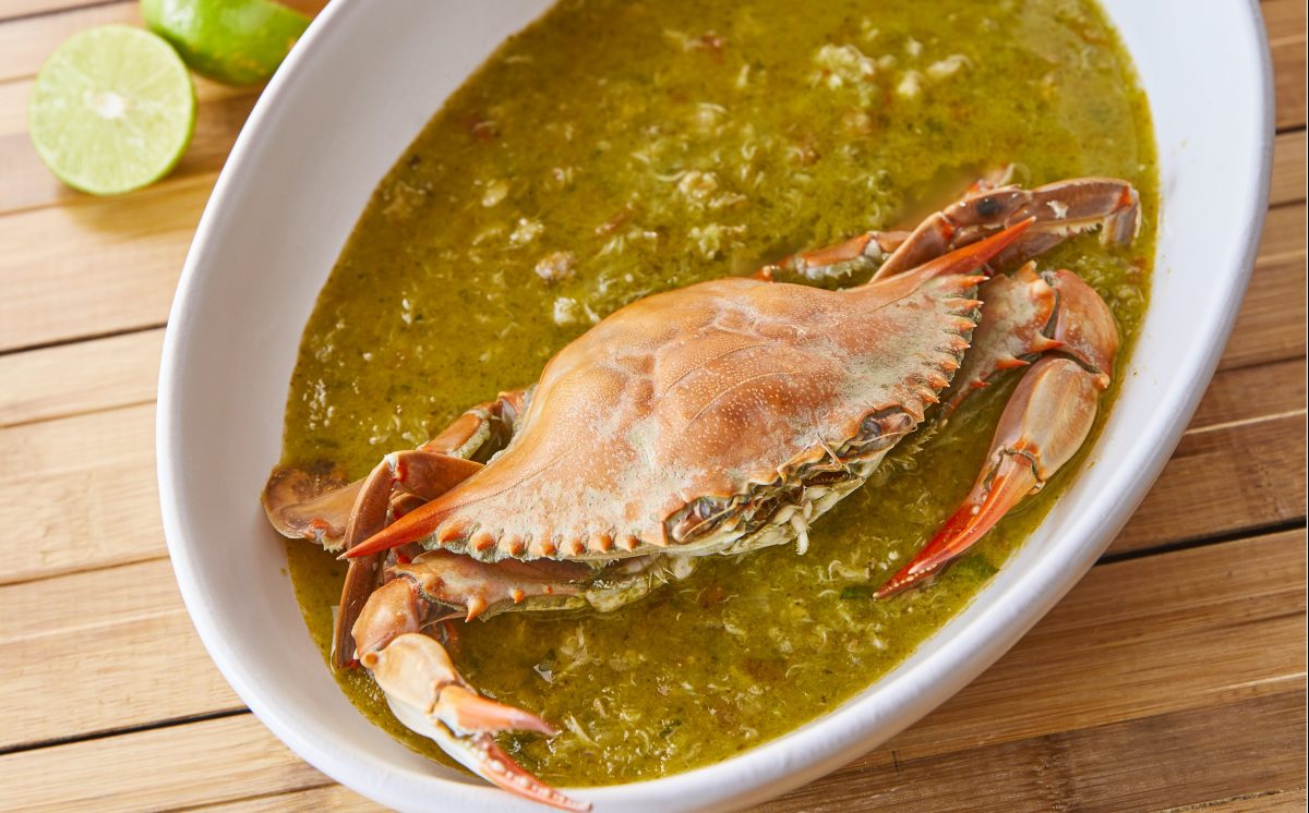 Prepara esta receta de chilpachole de jaiba por Aquiles Chávez