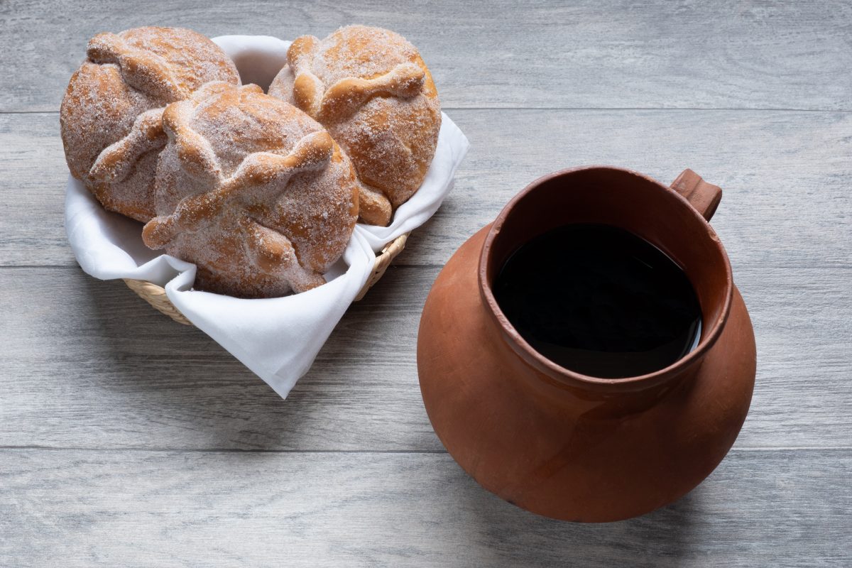 ¡Hora de chopear el pan de muerto! Recetas de bebidas para combinarlo
