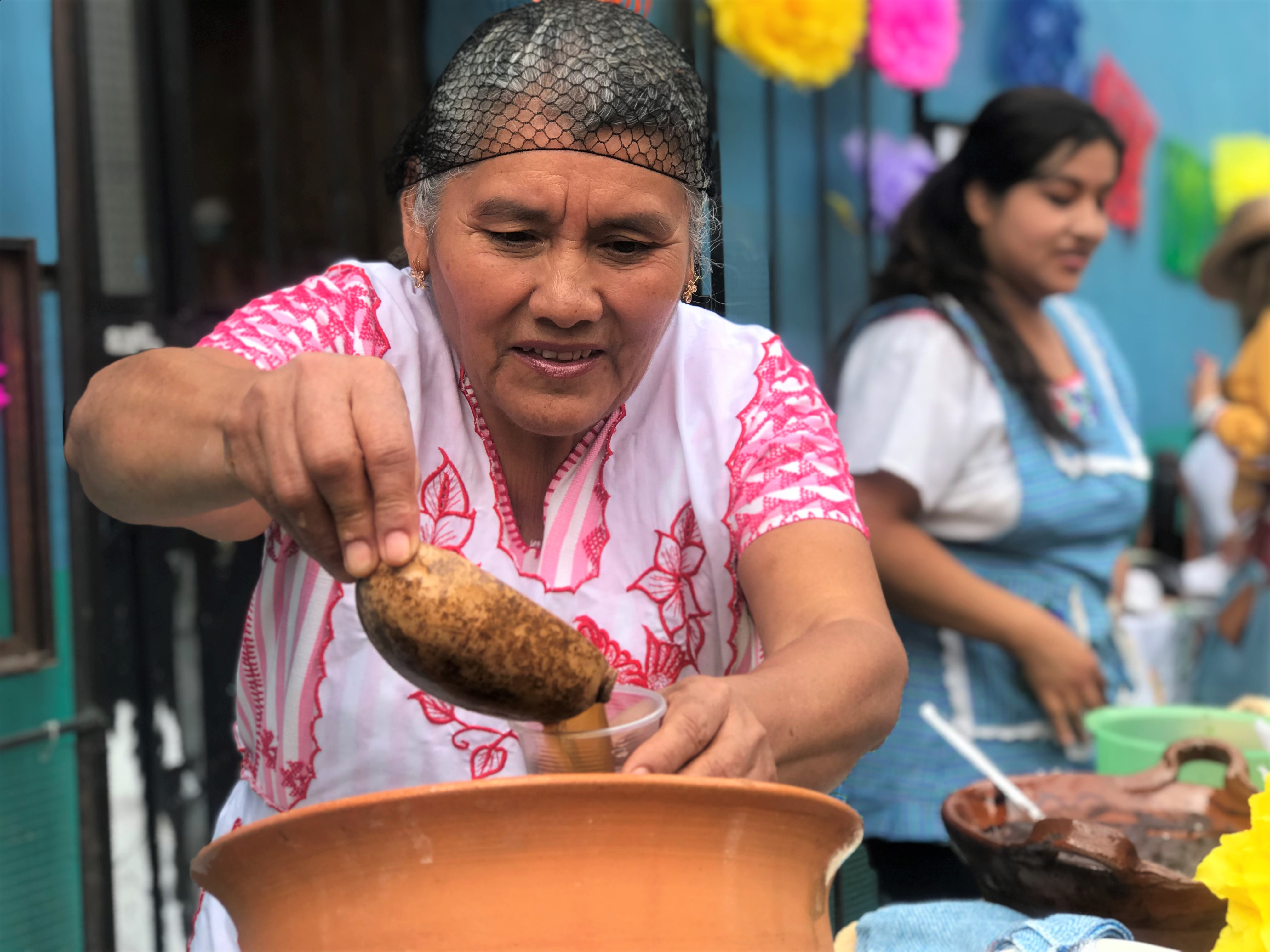 Un recorrido de comida tradicional en el barrio de Jalatlaco, Oaxaca