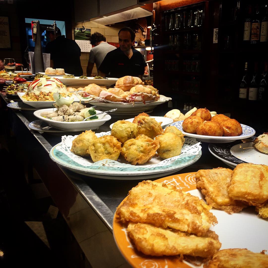 Pintxos y tapas españolas, la tradición de las mil variedades