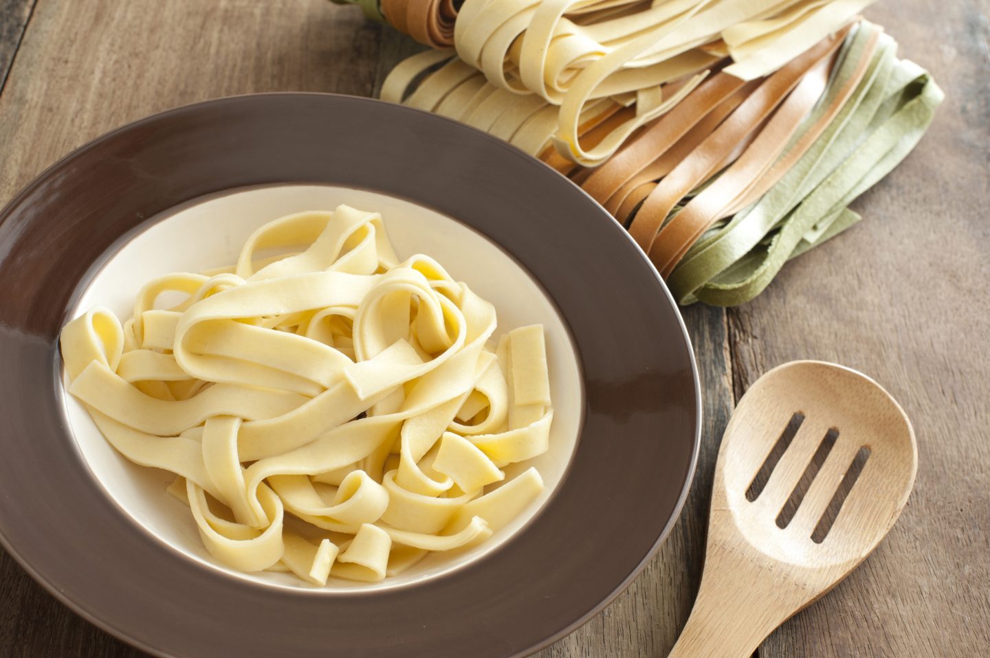 Prepara una mesa italiana y haz pasta fresca con esta receta