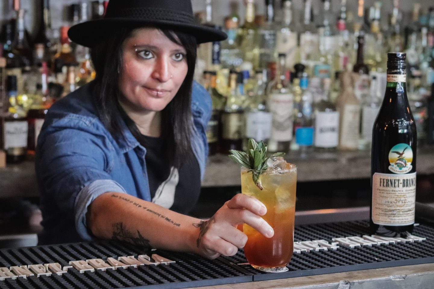 La mexicana Claudia Cabrera es nominada a mejor bartender del mundo